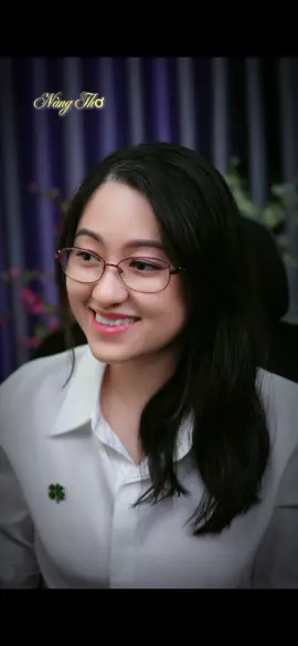 KÝ ỨC MỘT THỜI TA ĐÃ YÊU. Các Bạn có biết người đàn ông yêu mình thật lòng là người như thế nào không? Đó chính là người mang trong lòng rất nhiều nỗi sợ. Sợ bạn suy nghĩ lung tung nên sẽ không bao giờ biến mất một cách vô cớ. Sợ bạn đau lòng nên sẽ không bỏ mặc bạn một mình ôm lấy những tổn thương. Sợ bạn im lặng, sợ bạn tủi thân, sợ bạn vì anh ấy mà rơi nước mắt rất nhiều nỗi sợ khác nữa. Bạn đã bao giờ gặp được người như thế trong cuộc đời của mình chưa? Mình thì có...Nhưng chỉ là trong giấc mơ @Nàng Thơ Radio #radio #voicecoach #luyengiong #tinhyeu #nangtho_radio 