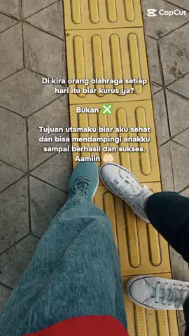 Kadang orang2 komen udah langsing gak usahlah ngoyo2 olahraga terus. Mereka belum paham kalau udah senior gini musti banyak gerak, bagusnya lagi ya terarah sesuai keadaan badan dan kebutuhannya. Beda dengan yang masih junior yaah..Lagian mempertahankan untuk sehat terus itu juga usaha yang keras, melawan magernya itu. Untuk lebih sehat, ya lebih keras lagi usahanya...Tujuanku sih supaya bisa dampingi keluarga tanpa ngerepotin mereka sebab kesehatanku ..begituu..ikhtiyar itu bagian kita...Jadi pada semangat yaa BESTie..hayo bismillah bisa🌹👏🎊💓 #habbit #sehatgamahal #tiktoksehat #walk #jalan #bodygoals #50plusclub #perjuangan 