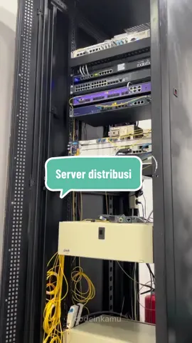 Server distribusi 💻 #mikrotik #olt #it #fyp #codeinkamu 