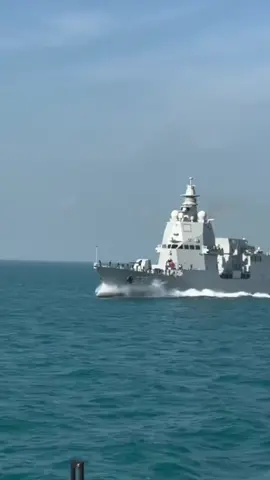 Kedatangan KRI Brawijaya 320 di perairan Indonesia.  #indonesia #marine #tni #tnial  #navy 