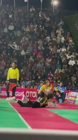 Sebelum jadi lautan api, setidaknya wes tau mlurut nek kene🤣🤣 #fyppppppppppppppppppppppp #volypacitan #volleyball #soedirmancup @nopell @tiatiull03 