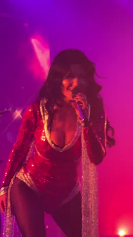 oh marina you are a GODDESS ❤️‍🔥 #marinadiamandis #marinaandthediamonds #princessofpowertour #princessofpower #thefamilyjewels 
