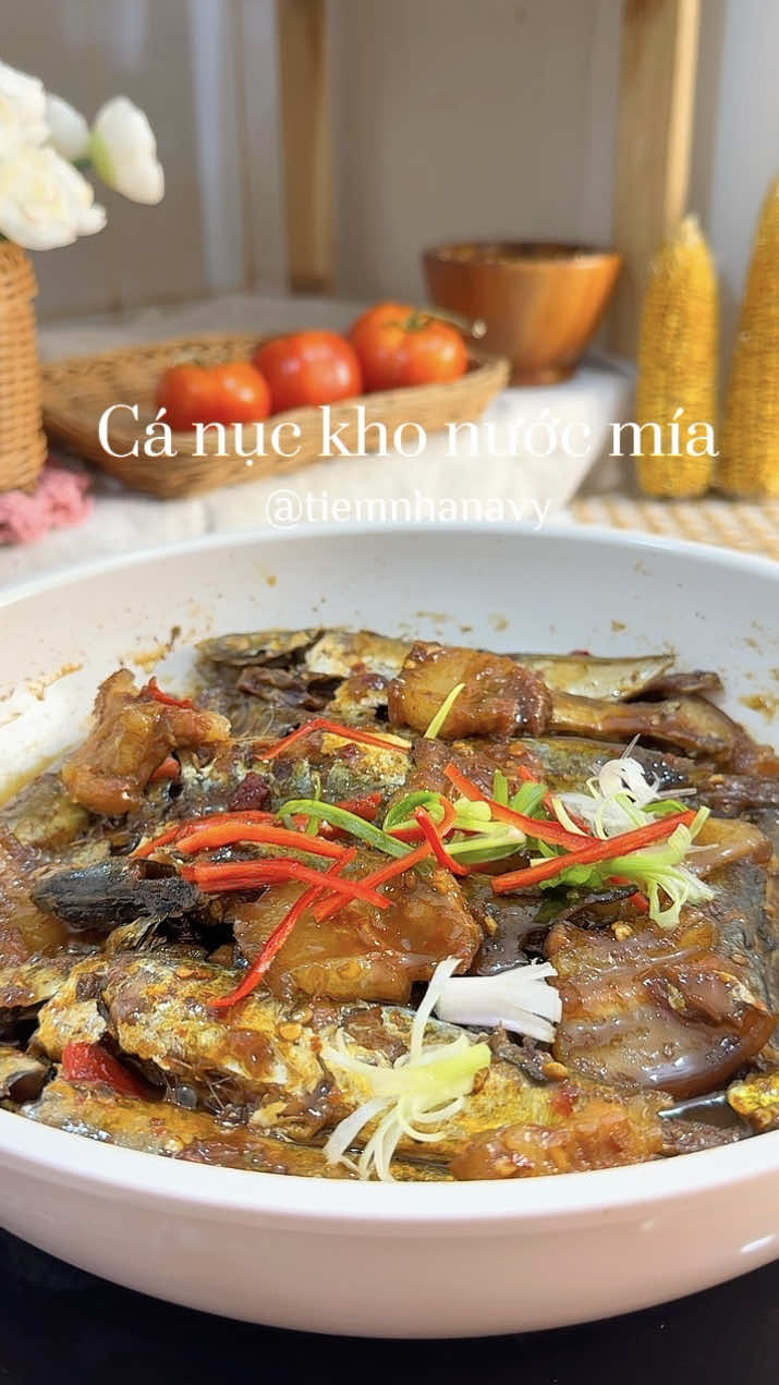 Cá nục kho nước mía hao cơm lắm nha #tiemnhanavy #homnayangi #ilovetiktok #canuckhomia 