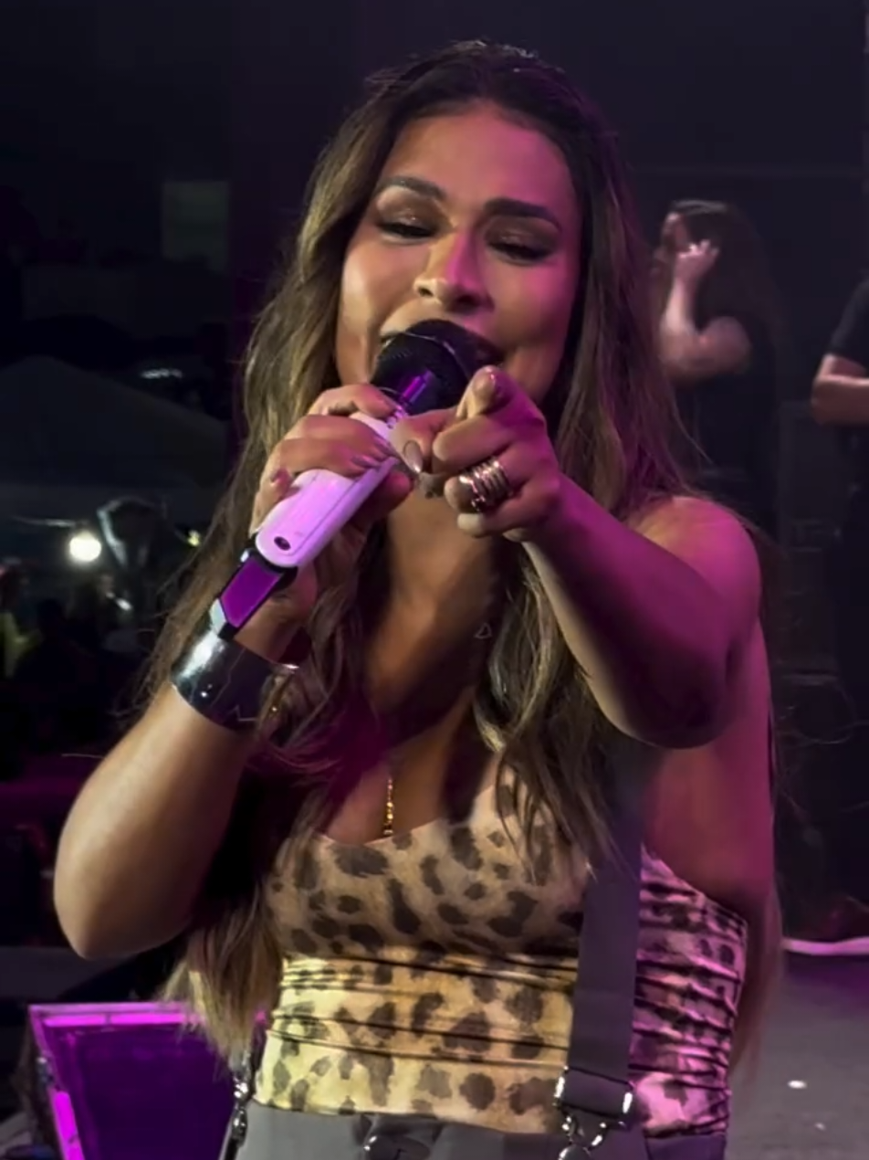 De agora em Serra Talhada/PE! Ouça ‘Me ama ou me larga 🎶❤️@Simone Mendes  . . . #SimoneMendes #CantandoSuaHistória2 #MeAmaOumeLarga #Reels #Viral 