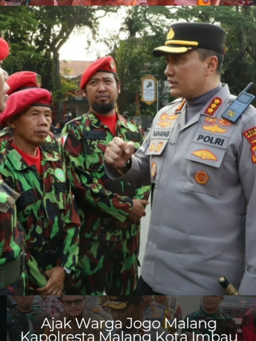 Ajak Warga Jogo Malang Kapolresta Malang Kota Imbau Waspadai Provokasi KOTA MALANG – Untuk mengembalikan kondusifitas Kota Malang pascakerusuhan, Kapolresta Malang Kota, Kombes Pol Nanang Haryono ajak seluruh elemen masyarakat yang memiliki organisasi agar mewaspadai Oknum yang mencoba memprovokasi anggotanya. Hal itu disampaikan Kombes Pol Nanang usai apel kamtibmas dengan perwakilan organisasi keagamaan, kemasyarakatan, kepemudaan, komunitas, hingga Linmas pada hari Kamis (04/09) yang lalu. Kombes Pol Nanang mengatakan, menjaga kamtibmas adalah tugas seluruh warga yang tinggal diwilayah Kota Malang. Hal itu termasuk elemen masyarakat yang memiliki organisasi yang kurang sehat, maka perlu adanya soliditas untuk saling mengingatkan. “Mari kita lebih peka dan teliti serta waspada dari segala bentuk provokasi yang masuk melalui organisasi, baik Ormas maupun LSM,”ungkap Kombes Nanang saat menemui Perwakilan Banser, Kokam dan Pemuda Adat. Dalam kesempatan itu, Kapolresta Malang Kota juga menegaskan komitmennya untuk terus membangun komunikasi aktif dengan berbagai unsur masyarakat. “Tolak semua ajakan negatif, cegah provokasi sejak dini dan segera laporkan jika ada oknum yang memanfaatkan organisasi untuk berbuat onar, merusak bahkan anarkis” tegas Kombes Nanang. Saat di lokasi, ajakan Kombes Pol Nanang mendapat dukungan penuh, terlihat dari ekspresi para anggota Banser, Kokam, Pemuda Batak, Minang, Madura, Aremania yang siap bersatu menjaga keamanan di wilayahnya masing-masing. Seluruh organisasi dan komunitas berkomitmen menjaga kondusivitas dengan pendekatan musyawarah, bukan dengan tindakan provokatif atau anarkis. 