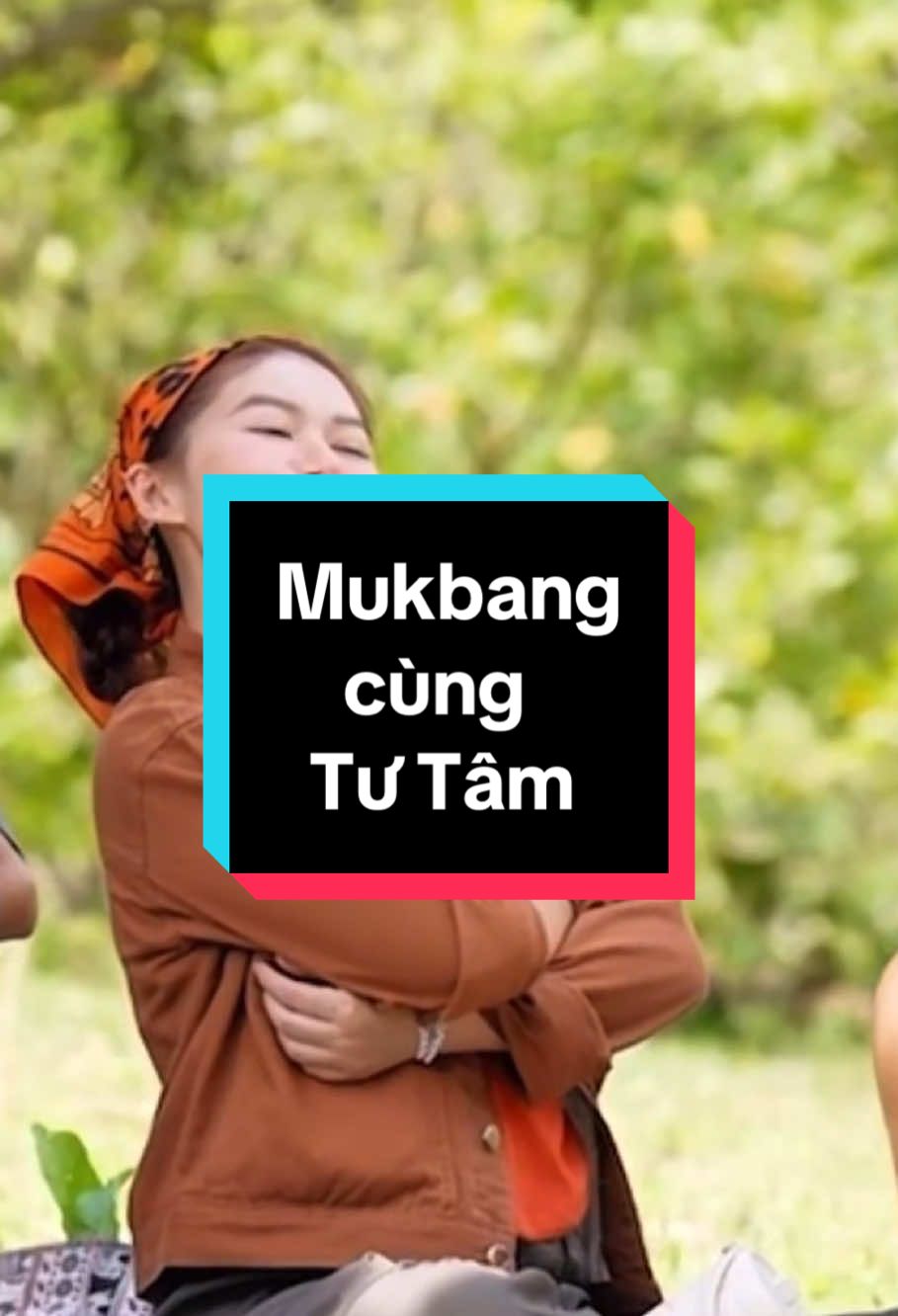 Mukbang cùng Tư Tâm nha cả nhà🍜,nhìn bã ăn ngon quá nên tập này chương trình Focus Cam bã ăn nhiều,gì cũng ăn được mà ăn ngon không chê cái gì,ai nghĩ bã con nhà giàu tiểu thư chài…#TuTam #NgocThanhTam #GiaDinhHaha #DakLieng #DakLak 