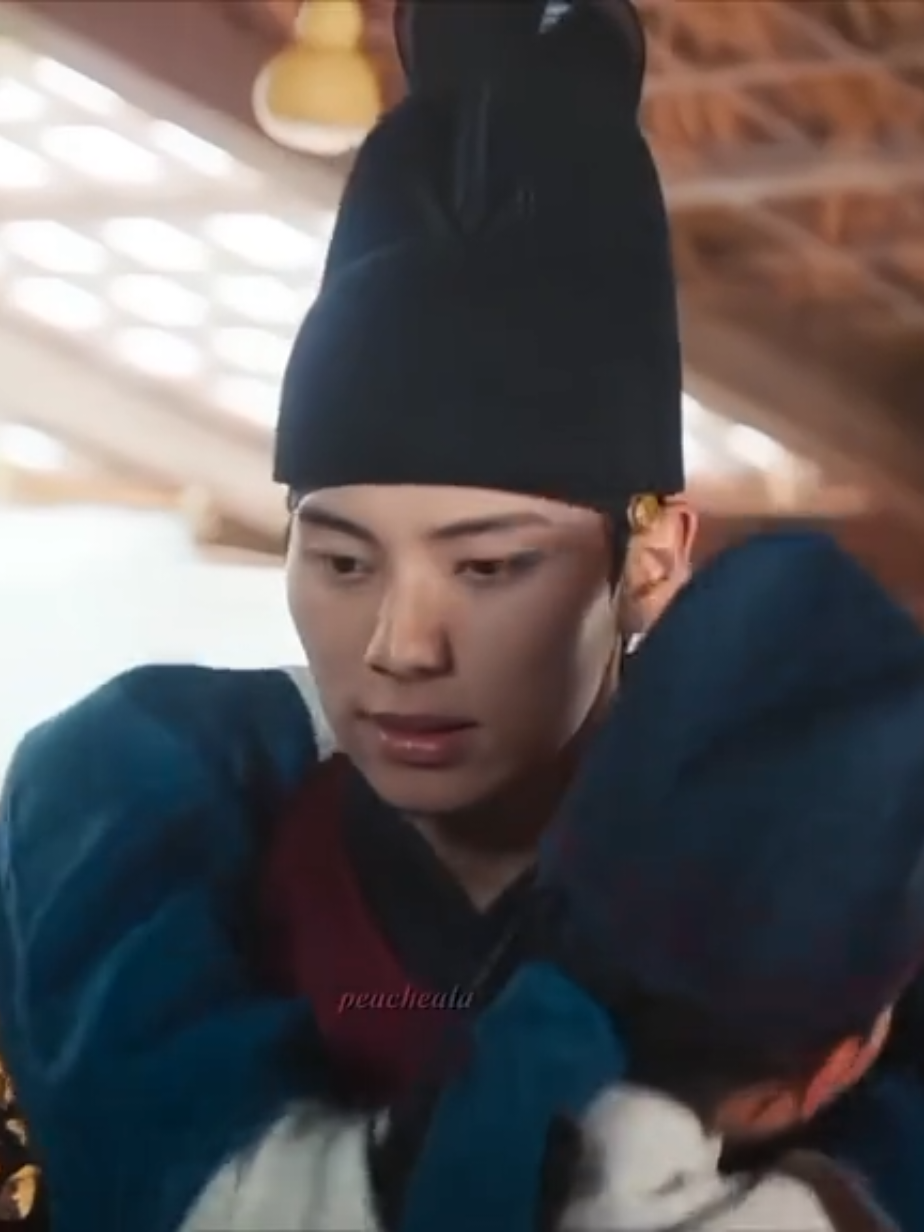 happy banget sampe meluk raja 🤭 #yoona #leechaemin #bonappetityourmajesty #tvndrama #kdrama 