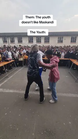 Isikhathi sokubuyela emasisweni 🏡....intsha isthathile isqumo 🤞🏾🔥🥳 #zulutiktok #bhincanation🥰🇿🇦🌈 #thegreatcommunityza #maskandi #uyoncengwawunyoko 