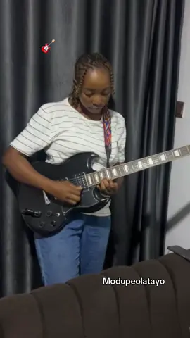 Happy Sunday guyz😍  Rate my solo🤭😂 #guitar #guitarlady  #100millionviews #viral #trend