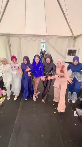 Horeeeggg @Silvy Kumalasari @Sabila Permata @Sherlymdyana @Firaazahra29 @Lusyana jelita @Difarina @Nurma_paejah 