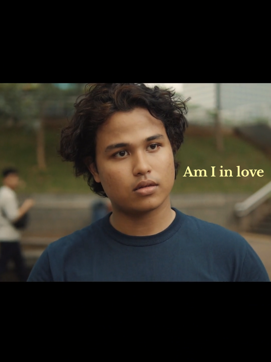 apakah saya sedang jatuh cinta ? Collab with: @anggiodree  #fyp #cinematography #indonesia #fouryou #mysassygirl2001 