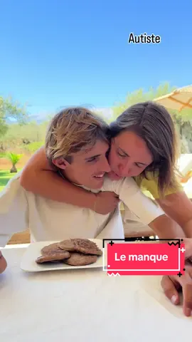 ✨ Ce matin Enzo me manque ✨ Il a ce don magique 🌟 de nous faire oublier les nuits sans sommeil 🌙, les crises 💥, les apprentissages interminables 📚… Pour qu’au bout du chemin il ne reste plus que l’amour ❤️. Un amour inconditionnel 💞 viscéral 💓 incassable 💪. Alors ce matin, j’ai oublié la joie que j’avais à l’idée de partir un mois et demi pour me reposer 🌿, me retrouver ✨. Et il ne reste… que le manque 💖 #Autisme #AmourInconditionnel #Fratrie #Manque #ForceEtTendresse  
