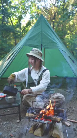 ▫️コンビニチキンの卵とじ ▫️冷やし味噌ラーメン　#キャンプ飯 #簡単レシピ #camping #露営 #캠프 #outdoorcooking 
