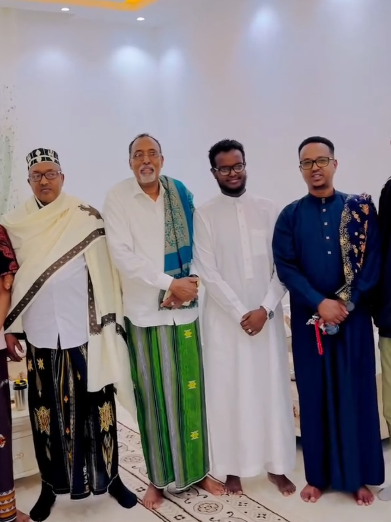 Ugaas Cabdirashiid Ugaas Rooble Ugaas Doodi. Annagoo ah hoggaanka iyo masuuliyiinta Xisbiga KAAH, waxaanu salaan sharaf ugu tagnay hoyga Ugaasku ka deggan yahay  magaalada Borama ee Jamhuuriyadda #Somaliland. #Borama #Ugaas #somalitiktok 