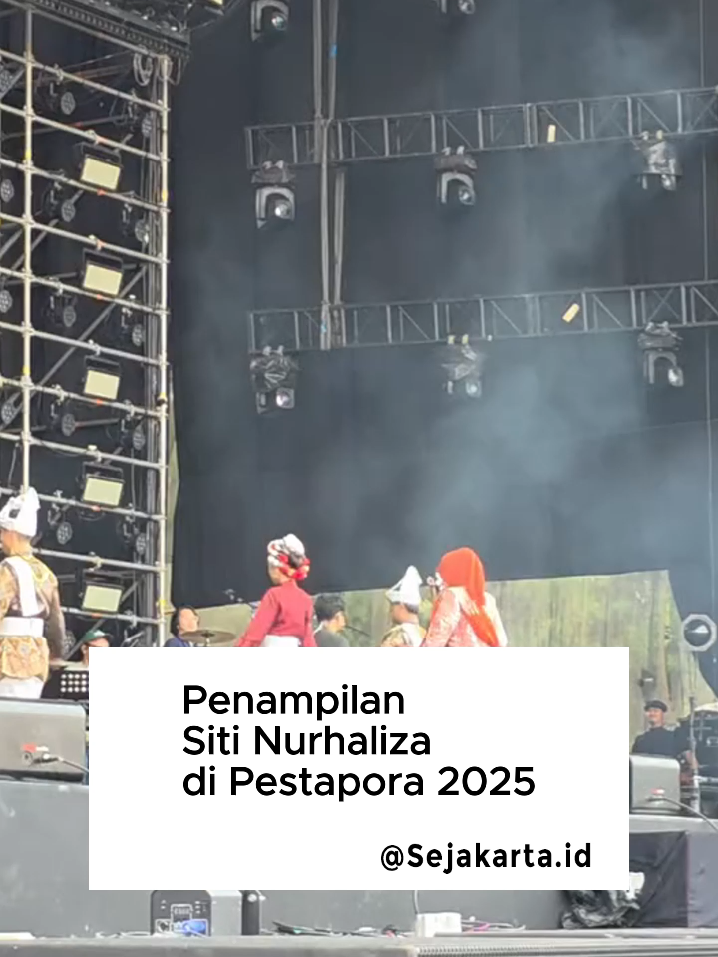 September Indah, Penampilan Siti Nurhaliza di Pestapora 2025 Sumber: hannisatw #sitinurhalizah #pestapora #pestapora2025 #sejakarta