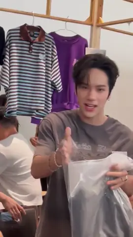 #ချစ်စရာကောင်းတာတစ်ခုပြမယ်🥺🎀 #👉👈 #nanon_korapat #ဈေးသည်လေးကိုအပိုင်လိုချင်လို့😞❤️‍🔥 #mchoicemintawards2025 #fyp 