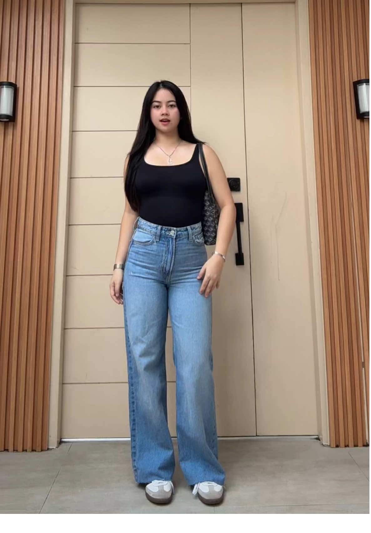 Super inlove with the fitting of this wideleg pants! Ganda ng quality & fitting! #wideleg #widelegjeans #widelegpants #denim 