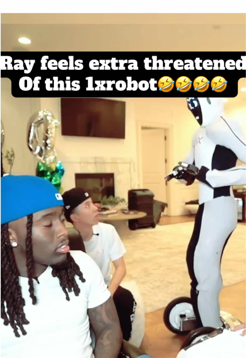 Not him fake punching the robot 🤣🤣#kai #4you #goviral #fypppppppppppppppppppppppp #tiktokviral 