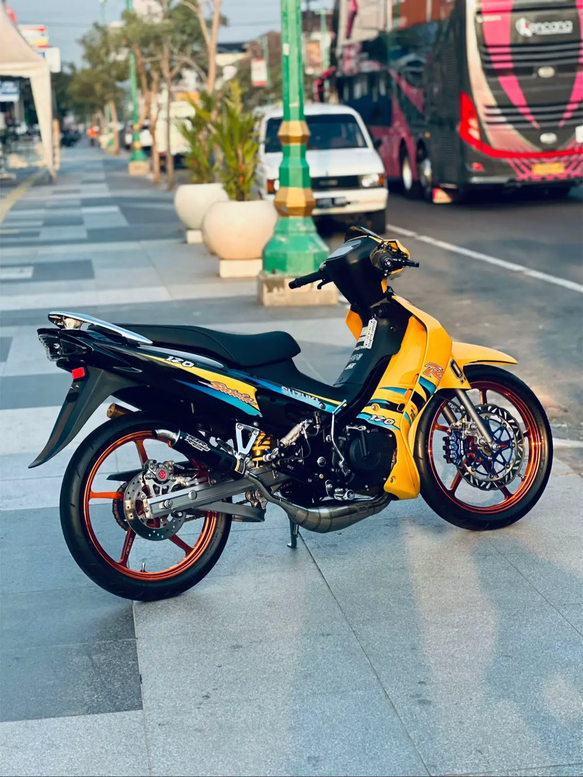 #satriahiu #satria2tak #satriahiumodifikasi #satriahiu2tak #satria2takindonesia 