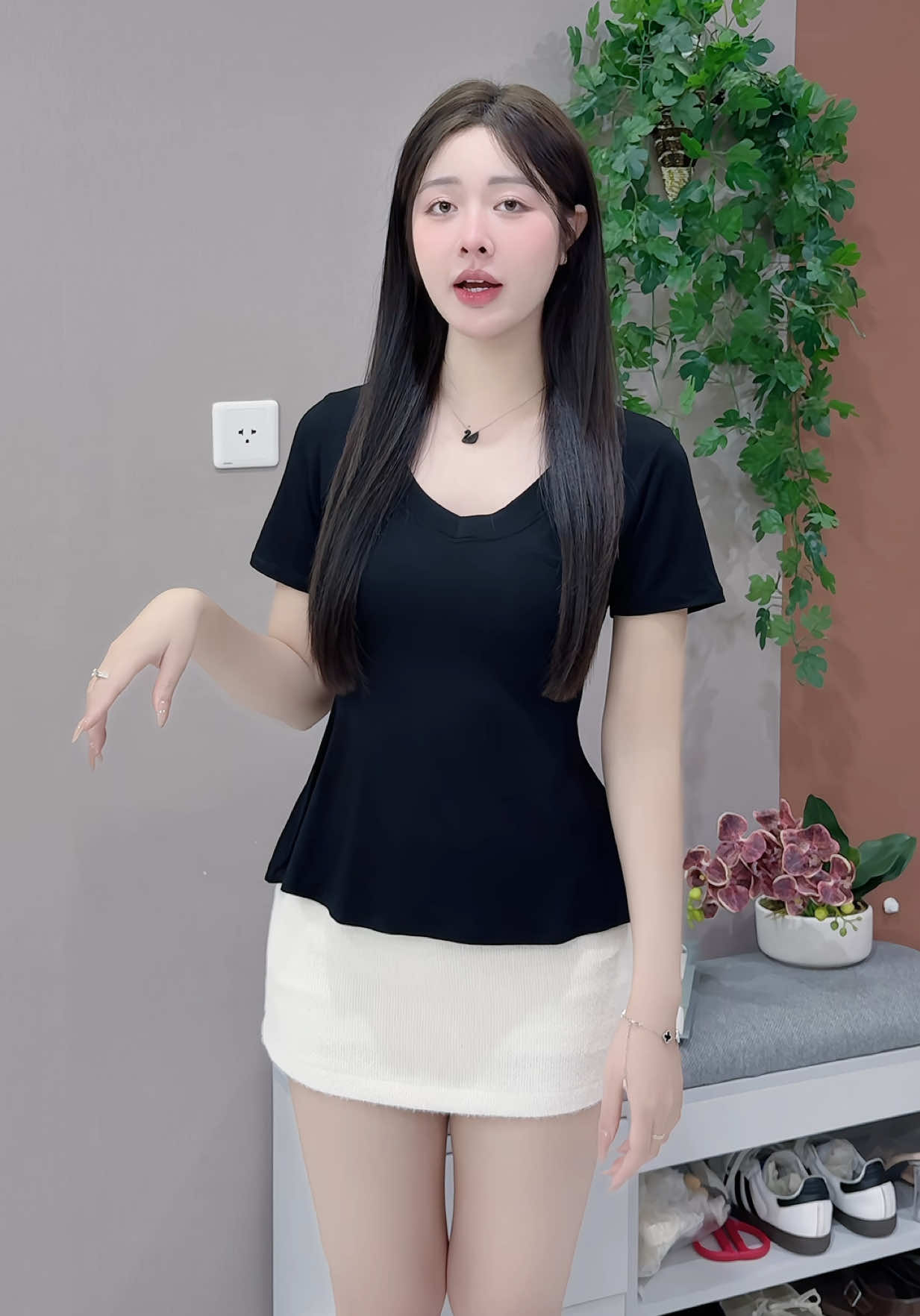 Áo thun cổ tim vải mềm mịn 💕 #aothunchieteo #aothunnu #aothuncotim #viral 