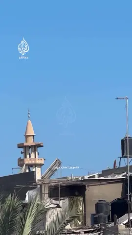 Saat menara masjid kota tua menjadi sasaran drone bunuh diri di Deir Al balah jalur Gaza tengah. #Save_Gaza 