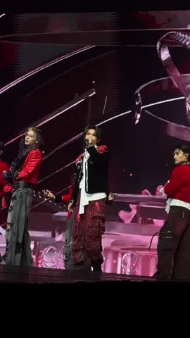 เพราะเหมือนยิ่งคบ เรากลับยิ่งไม่รักกัน 💔 #DICE_THEFIRSTCONCERT #DICE_SONRAY