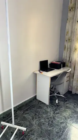 مستلزمات الاقامة الجامعية ✅ 1 : حامل الحجابات  2 : rangements des livres et de cosmétiques  3: mini mixeurs des fruits  4 : table de lit pliable😍✅ توصيل راه متوفر لكامل الولايات✅ #ديكور #اقامة_جامعية #algeria #fry 