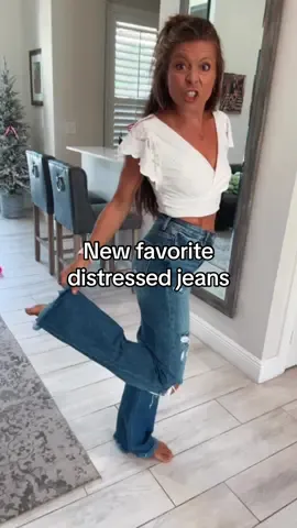 Because one pair of distressed jeans is never enough 😉 #OOTD #DistressedJeans #DenimStyle #FallFashion #tiktokmademebuyit 