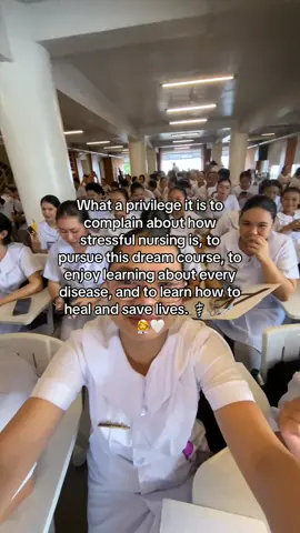 Nag inoa og content nasa dai indaizz 🥹⚕️ #nursingstudent #maroonschoolincebu #nurselife #xbcyza #fyppppppppppppppppppppppp 