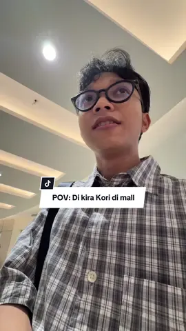 Di belakang anaknya udah manggil manggil cuman gw lagi ngobrol ama temen pas gw samperin.... #mas_nizar 