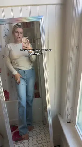 They don’t leave you feeling restricted, or uncomfortable ever. You can even sit in them and still feel comfortable! #StretchyJeans #FallFashion #WomensFashion #OOTD 