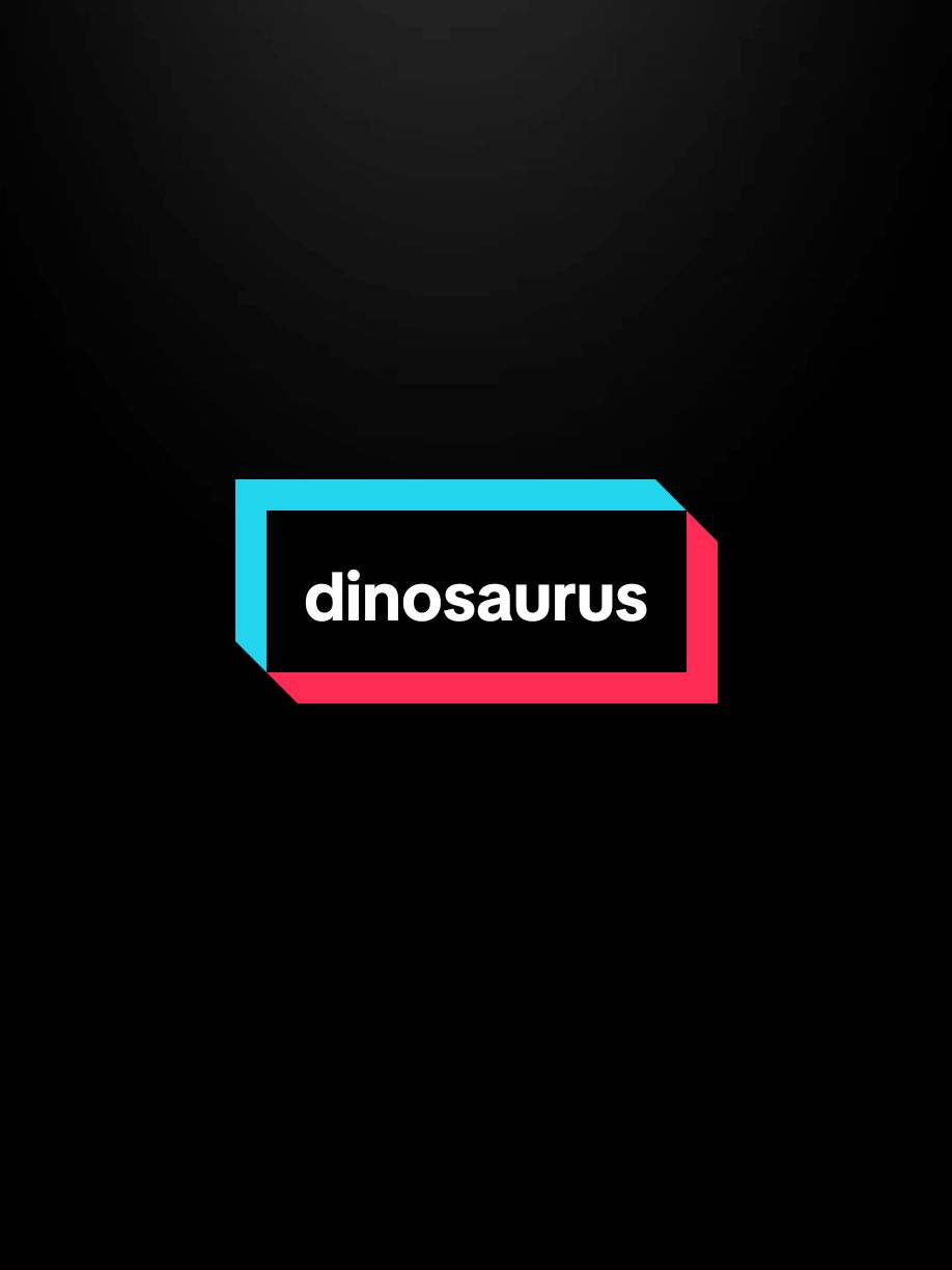 Bentuk dinosaurus sebenarnya tidak seperti yang sering kita lihat di film-film populer. Banyak yang digambarkan hanya demi efek dramatis dan bukan hasil rekonstruksi ilmiah. Contohnya, Velociraptor di film dibuat besar, menyeramkan, dan tanpa bulu, padahal aslinya ukurannya kecil seukuran anjing sedang dan kemungkinan besar berbulu mirip burung. Tangan mereka juga digambarkan salah, di film menghadap ke bawah, sedangkan kenyataannya tangan mereka menghadap ke samping seperti burung modern. Tyrannosaurus rex pun mendapat gambaran yang keliru. Dalam film dia bisa berlari sangat cepat dan hanya bisa melihat mangsa yang bergerak. Faktanya, kecepatannya tidak secepat itu dan penglihatannya justru tajam sekali, ditambah dengan penciuman yang luar biasa. Brachiosaurus pun dibuat bisa berdiri di kaki belakang dan mengunyah seperti sapi, padahal bukti ilmiah tidak menunjukkan hal itu. Dilophosaurus adalah salah satu contoh paling ekstrem. Di film ukurannya kecil, bisa menyemburkan racun, dan punya lipatan leher. Semua itu fiksi belaka, karena aslinya ukurannya jauh lebih besar, tidak ada bukti racun maupun lipatan leher. Lalu Mosasaurus, yang ditampilkan sebagai dinosaurus laut raksasa, padahal sebenarnya bukan dinosaurus dan ukurannya tidak sebesar yang digambarkan. Selain itu, banyak dinosaurus di film masih digambarkan bersisik polos dengan warna monoton. Penelitian terbaru justru menunjukkan sebagian besar memiliki bulu, bahkan berwarna cerah dengan corak beragam. Dan yang paling penting, konsep kloning dinosaurus dari DNA yang diawetkan jutaan tahun seperti di film tidak mungkin terjadi, karena DNA tidak bisa bertahan selama itu. Jadi, bentuk dinosaurus yang sering kita tonton di layar lebar hanyalah interpretasi hiburan, bukan gambaran nyata dari hasil penelitian fosil. Paleontologi modern justru mengungkap bahwa dinosaurus jauh lebih beragam, kompleks, dan sering kali berbeda jauh dari imajinasi film.#fyp#jj#edukasi#plisssfyp 