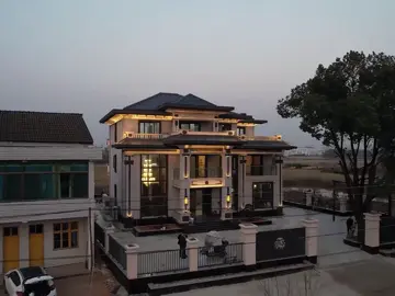 Chọn xây nhà ở quê, không phải để tăng giá trị, cũng không phải để bán ra ngoài, mà là để cha mẹ già có thể sống tốt hơn một chút, và để các chị em gái sau khi đi lấy chồng trở về nhà vẫn có chỗ ở. #xuhuong #fyp #foryou #nha #nhadep 