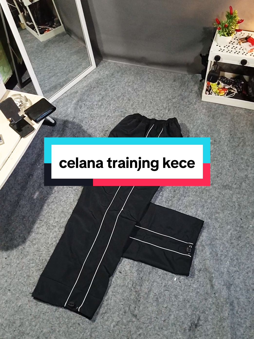 celana training kece list 2 putih 🤩 #celanatraining #celanaolahraga #celanatrainingkeren #trainingpants #trackpants 
