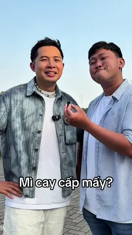 Các chàng trai này ăn mì cay cấp mấy #RedBullHucFest
