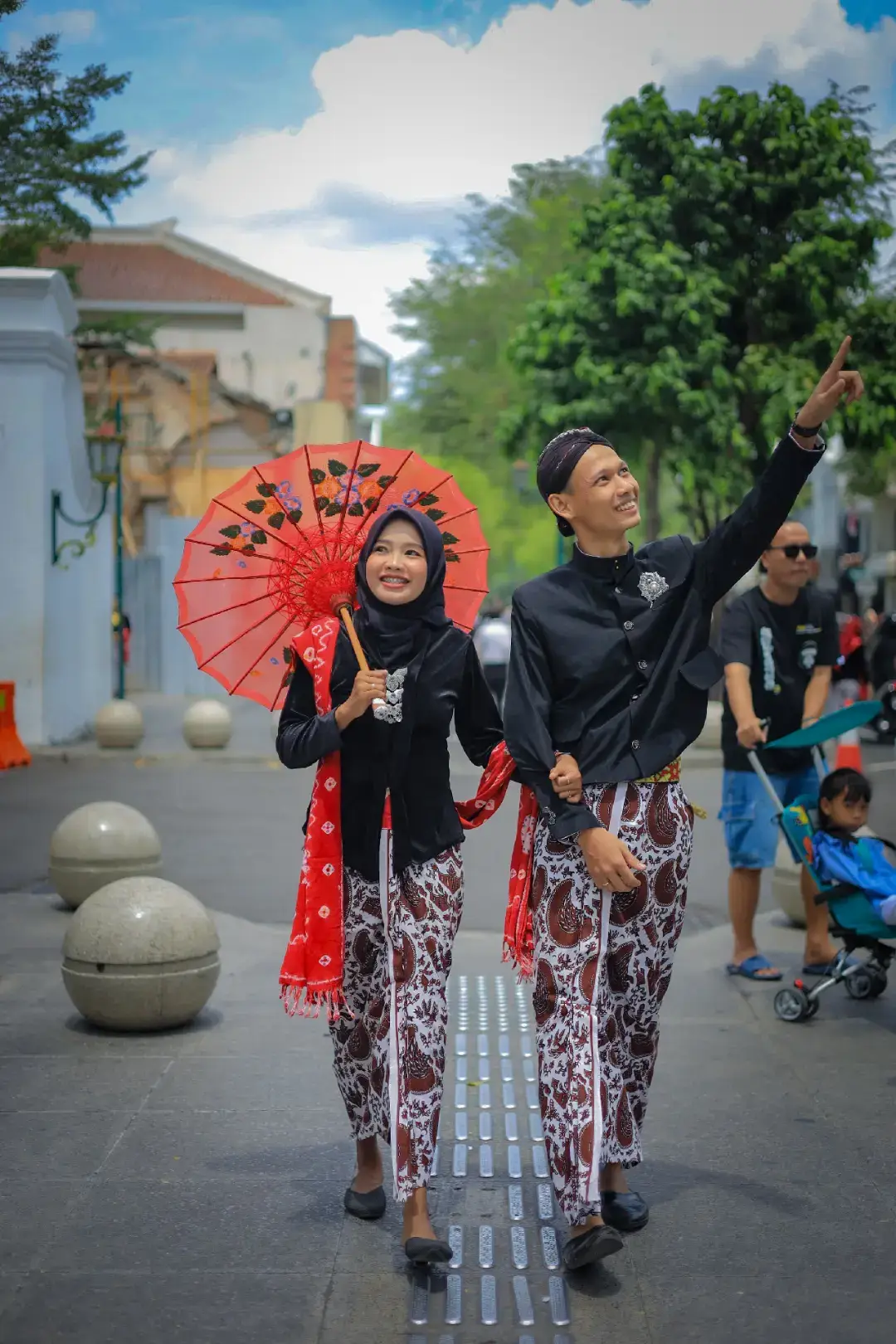Akhirnya Adat Jawa💗 #fyppppppppppppppppppppppp  #jogja24jam #jasafotobajuadatjogja #malioboro  @pel-taa@£™  @bajuadatjogja 