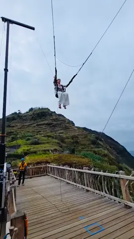 Se eu não gostasse tanto de baloiços … fiquem com essa sensação maravilhosa de saltar num baloiço suspenso com vistas para o mar!  #adrenalinextremeadventures #adrenaline #madeiraisland #aventura #nature 
