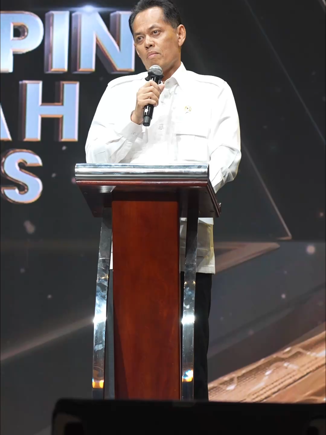 iNews menghadirkan Pemimpin Daerah Awards 2025, sebagai bentuk apresiasi bagi para kepala daerah berprestasi yang berdedikasi membangun daerahnya. Sebuah penghargaan untuk menginspirasi lahirnya pemimpin yang amanah, jujur, dan peduli pada rakyatnya. #PDA2025 #AHT #PemimpinDaerah2025 #iNews #IMG