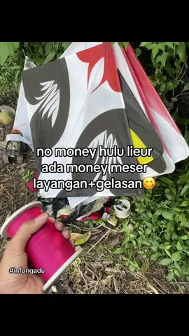 moal mikir dei#layangan #nostalgia #ngadulayangan #meserlayangan #fypシ 
