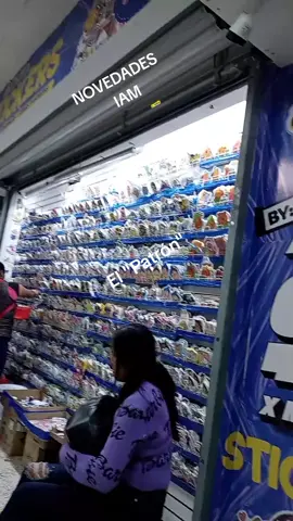 Acá les traigo un poco de IZAZAGA 151 saliendo del metro Pino Suárez dónde encontrarás productos de mayoreo y puedas revende a tus clientes. publicaremos poco a poco varias zonas de la CDMX dónde podrás encontrar más productos para revender y tener mayores ganancias en tu negocio.