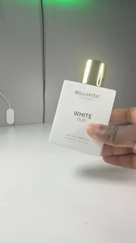 Smooth + luxurious oud blend that lasts all day 🤍 #whiteoud #bellavitaperfume #luxuryfragrance #longlastingperfume #arabicfragrance
