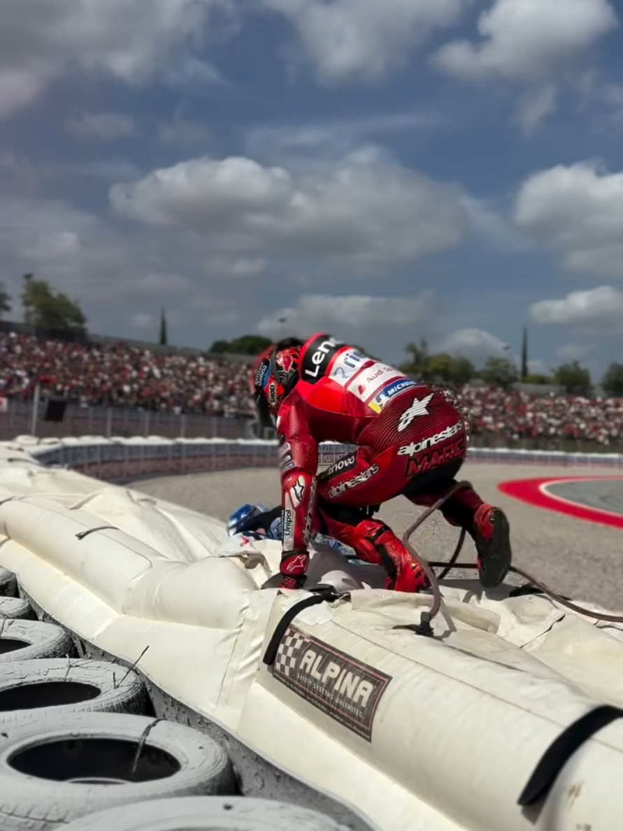 🕺🏻🕺🏻🫂 #motogp #marcmarquez #weare93 #catalangp #alexmarquez 