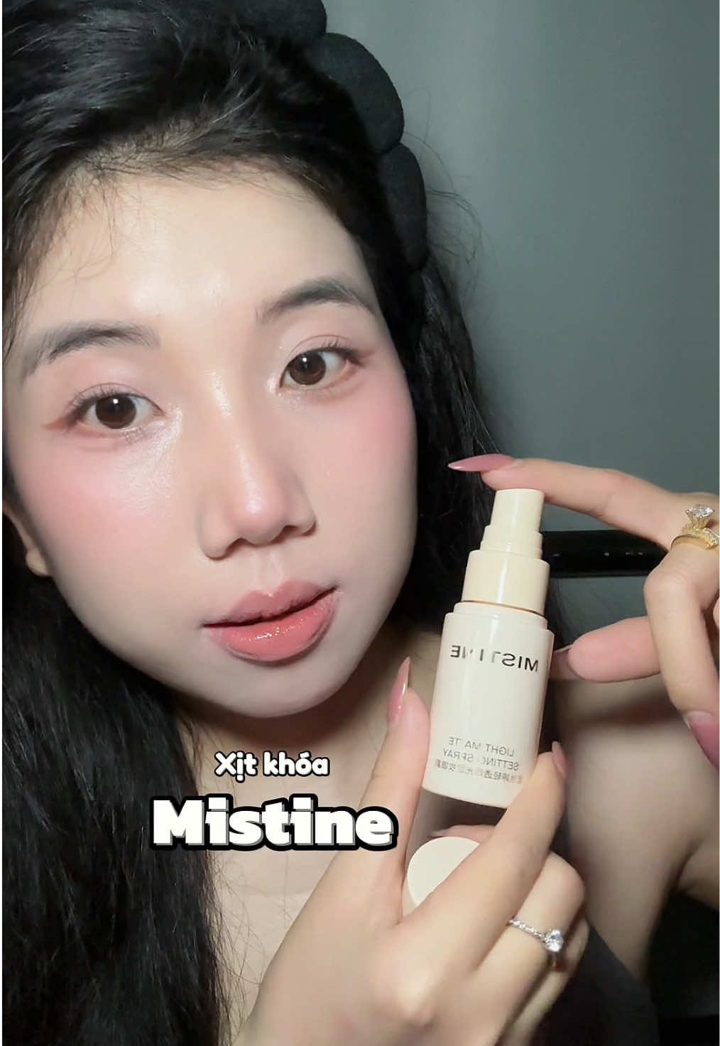 Mấy bà check var xịt khoá này cùng tui nhó🫧  #xitkhoanen #xitkhoamakeup #mistine #xitkhoanenmistine #xuhuongtiktok 