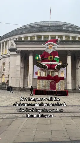 Can we post the Christmas stuff yet or is it to early 🤣 who is looking forward to the Christmas markets and who isn’t ?🐝 #manchester #christmasmarketsmanchester #xmas #manchestercitycentre #manchestervibes 