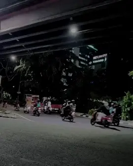 pergilah, talinya sudah ku longgarkan. maaf telah mengikatmu terlalu erat. 