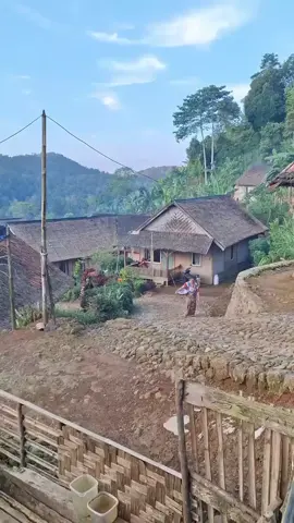 suasana asri kp. adat gelar alam ds. sirnaresmi kec. cisolok kab. sukabumi  #lagusunda  #pedesaan 