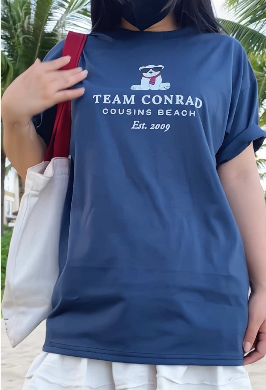 Not just a shirt, but a gift he’ll always remember ♾✨ #conradfisher #teamconrad #thesummeriturnedpretty #tsitp #bellyconklin 