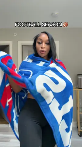 football season grab your team throw blanket!!! #football #nfl #throwblanket 