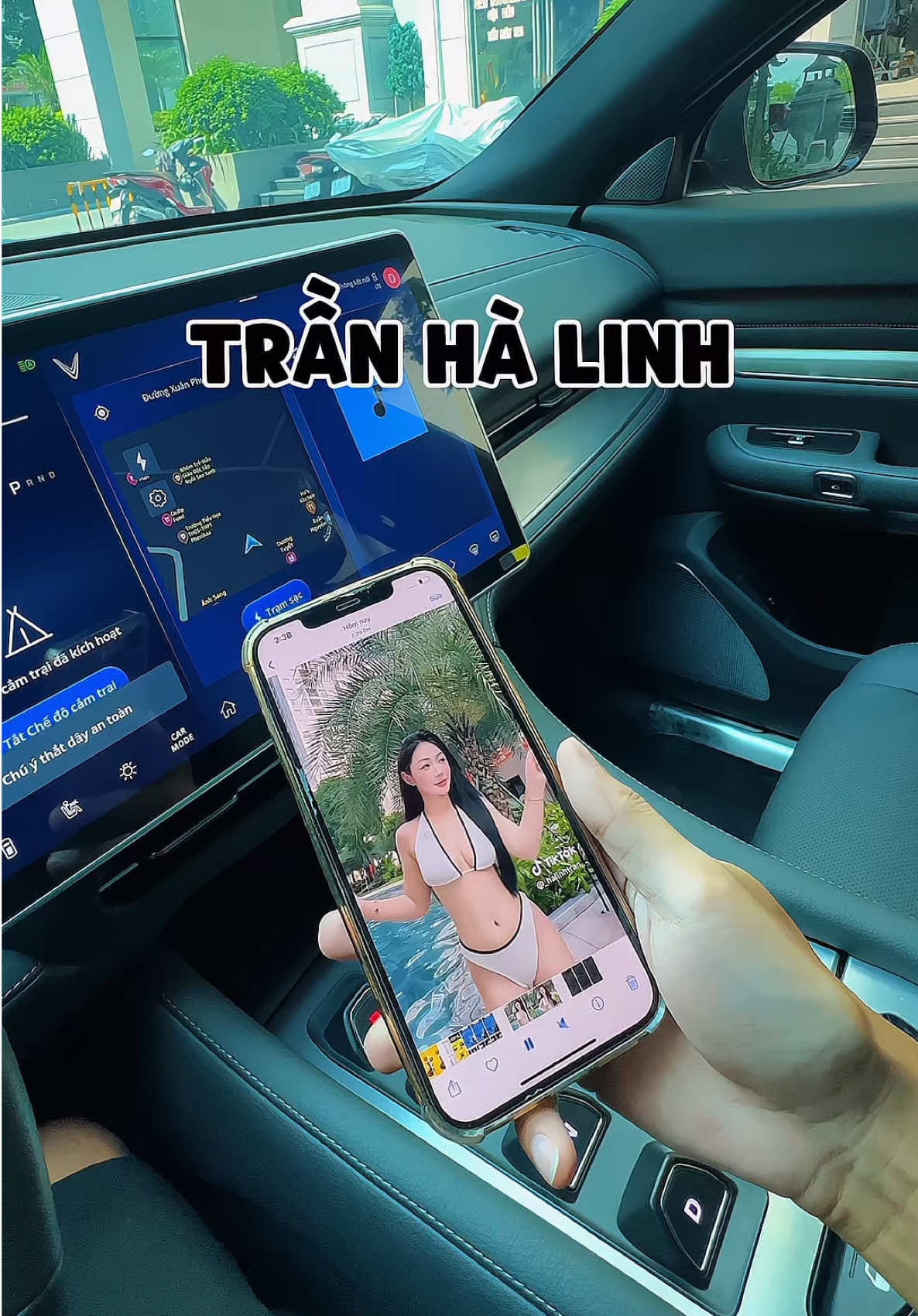 Vừa lái xe mà vừa muốn xem Trần Hà Linh thì phải làm thế nào? 🙄 #phukienoto #trangphmm 