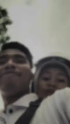 Finally Aku harus mengikhlaskan hubungan yang telah ku pertahankan selama 4 tahunn tapi dibales dgn penghianatan, perselingkuhan. Dan ya aku kalah masa orang yang baru kamu kenal beberapa hari sampai jalan bareng, lalu meninggalkan ku tanpa rasa kasihan.. Buat mbaknya, aku gatau adanya kmu di hubungan ku kemarin tapi kamu tau adanya aku di hidup laki